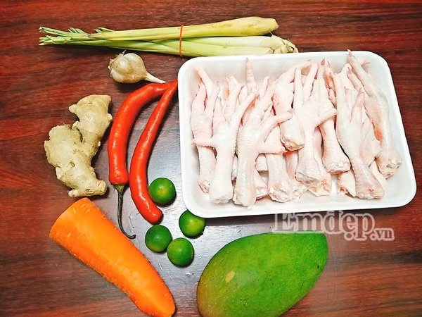 nghi le vao bep lam chan ga ngam xoai xanh mon nhau ngon khong the bo qua