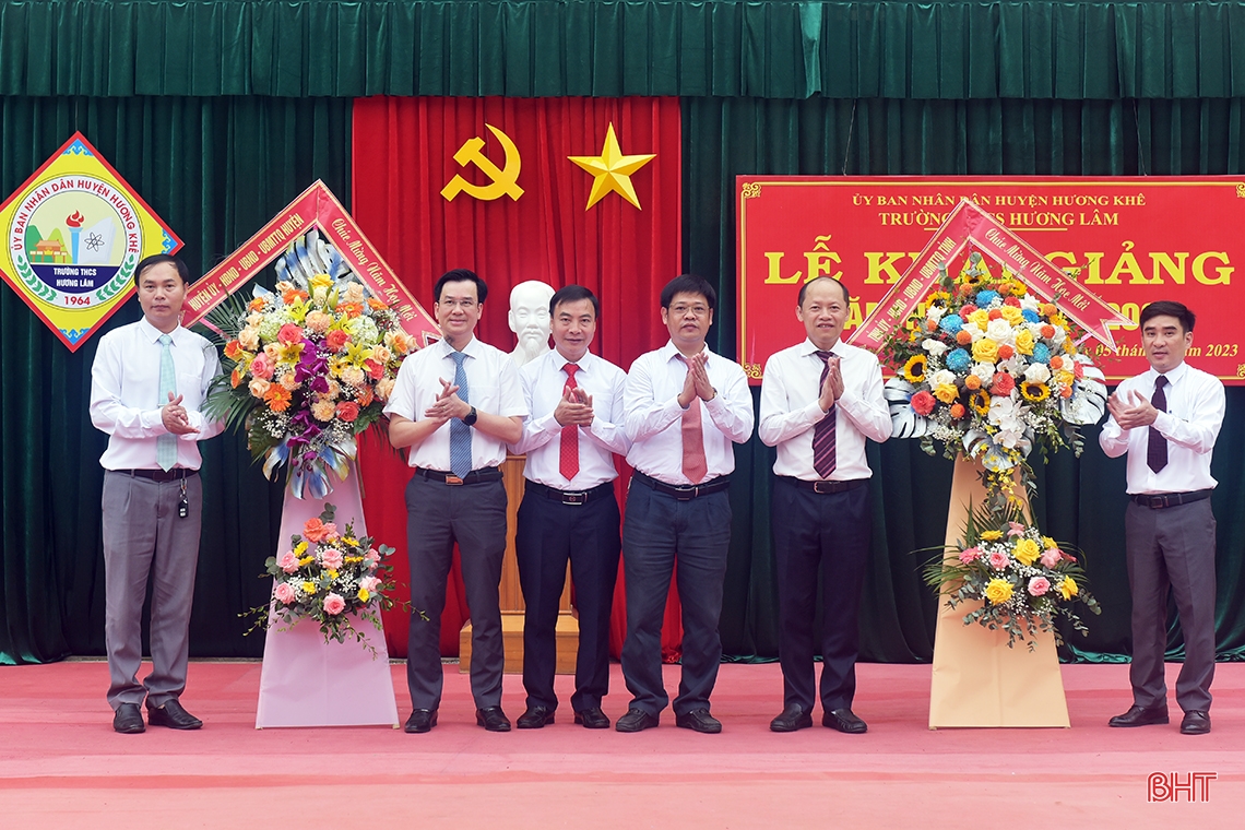 Các trường học ở Hà Tĩnh khai giảng năm học 2023 - 2024