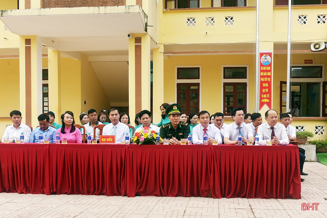 Các trường học ở Hà Tĩnh khai giảng năm học 2023 - 2024