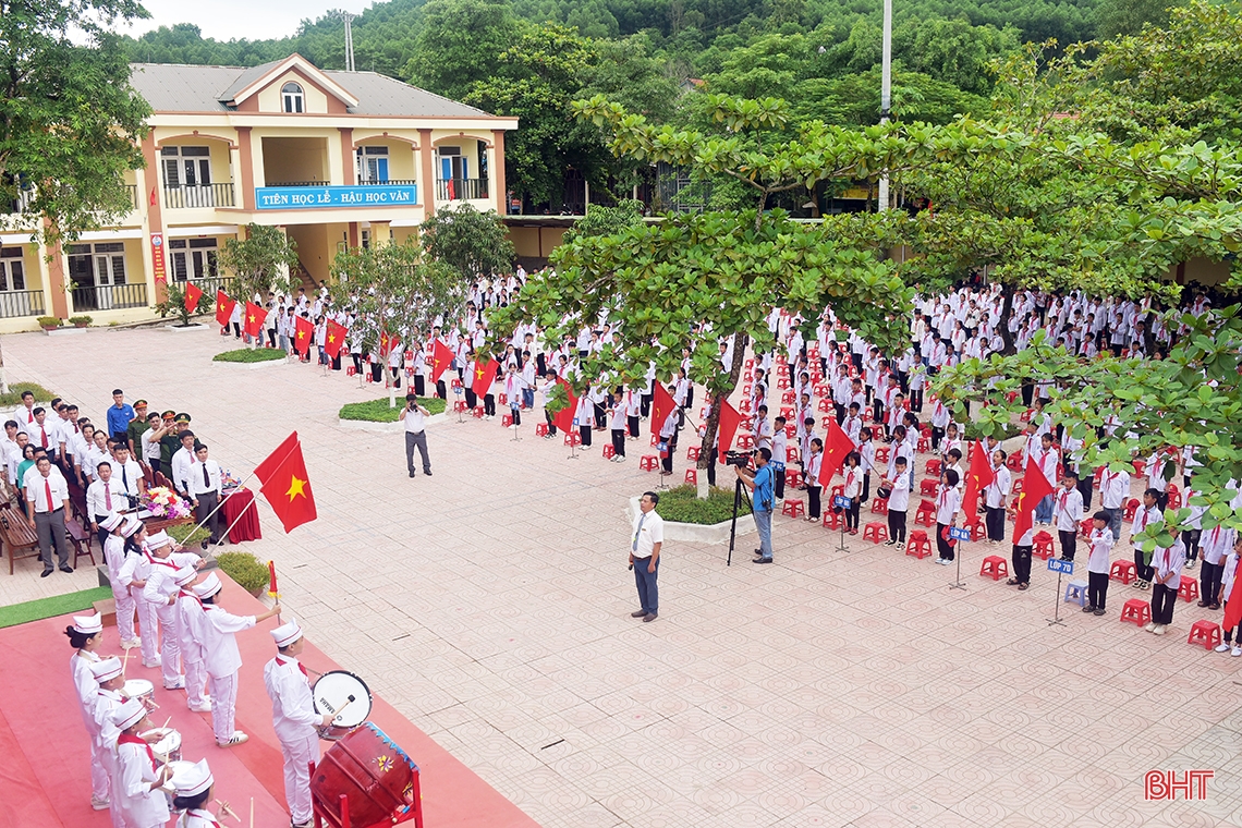 Các trường học ở Hà Tĩnh khai giảng năm học 2023 - 2024