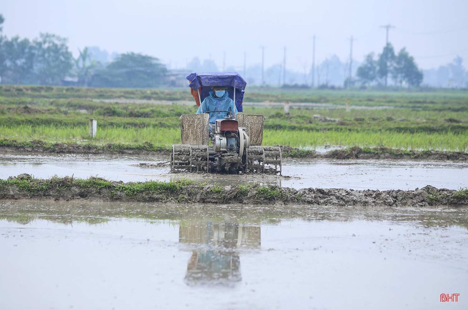 Nông dân Hà Tĩnh: Rộn ràng đồng ruộng vào vụ xuân