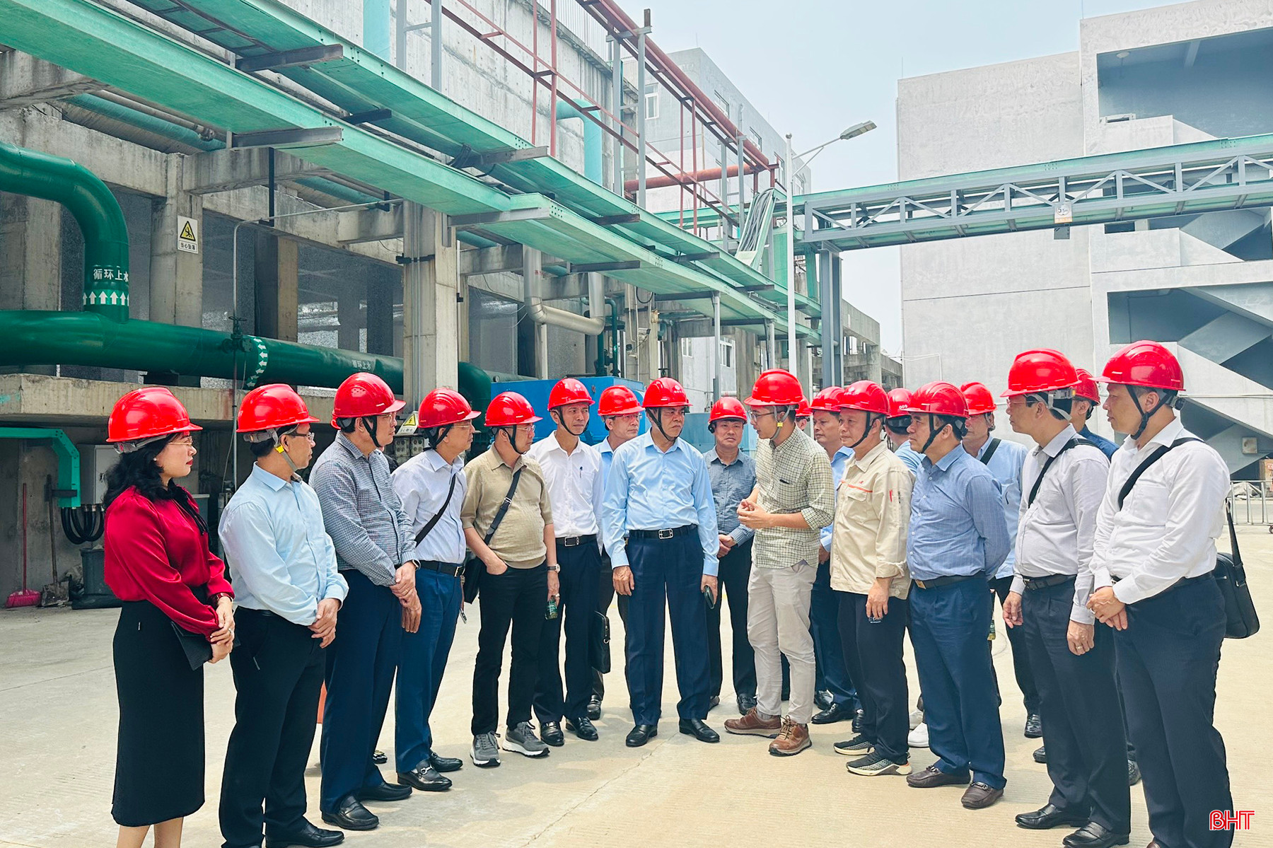 Chủ tịch thăm Khu Công nghiệp Hóa chất Triệu Khánh tại thành phố Phật Sơn..jpg