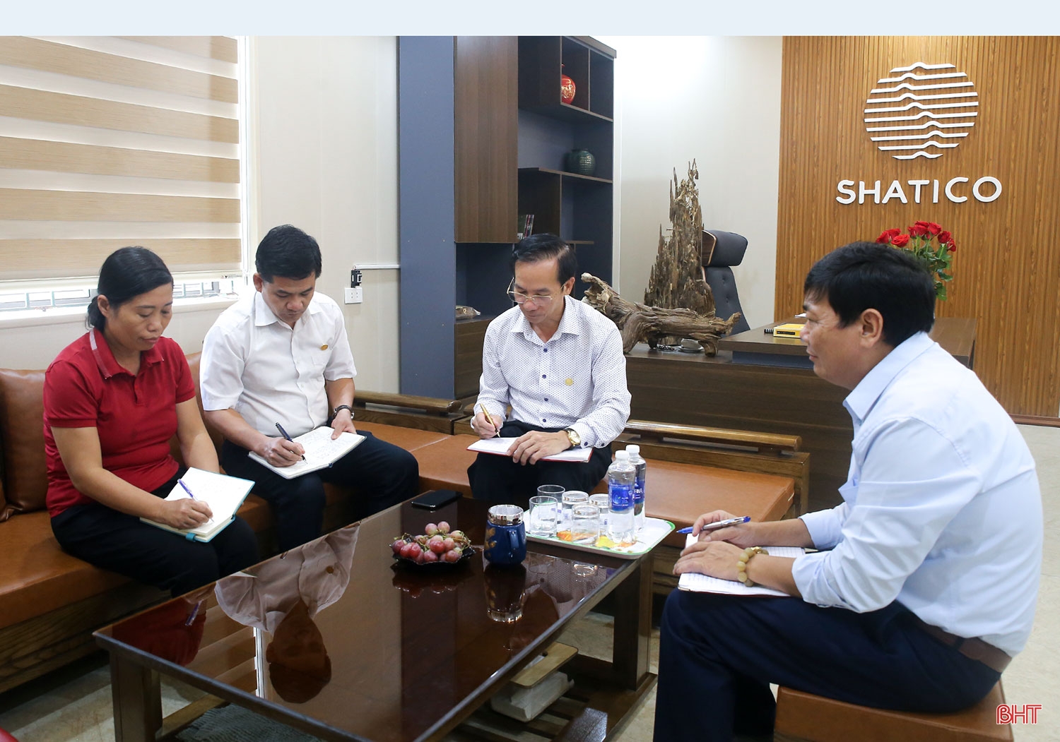 Lý tưởng và khát vọng cống hiến dưới ngọn cờ của Đảng (Bài 3): Nữ công nhân lao động giỏi và niềm tự hào của người đảng viên trẻ