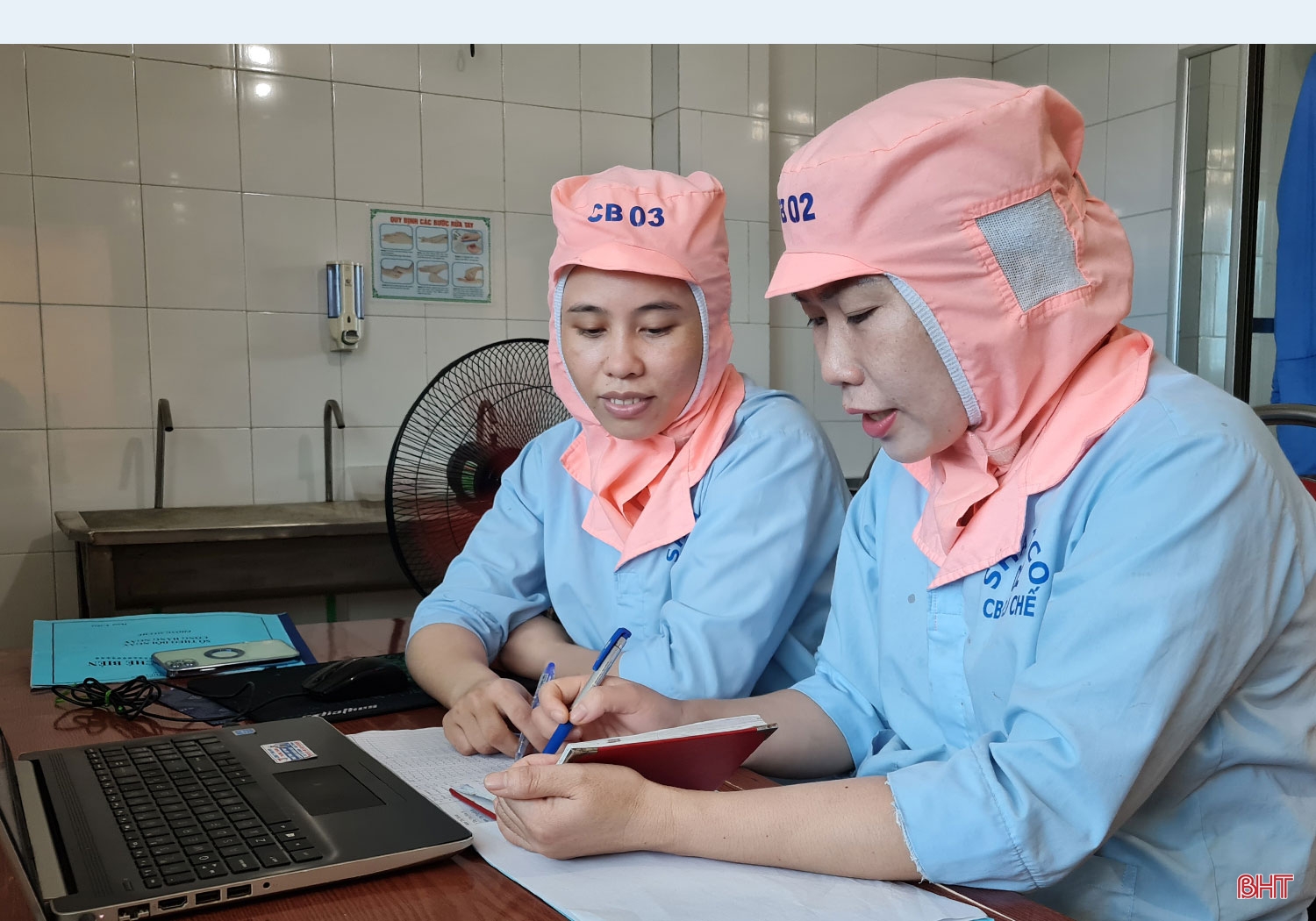 Lý tưởng và khát vọng cống hiến dưới ngọn cờ của Đảng (Bài 3): Nữ công nhân lao động giỏi và niềm tự hào của người đảng viên trẻ